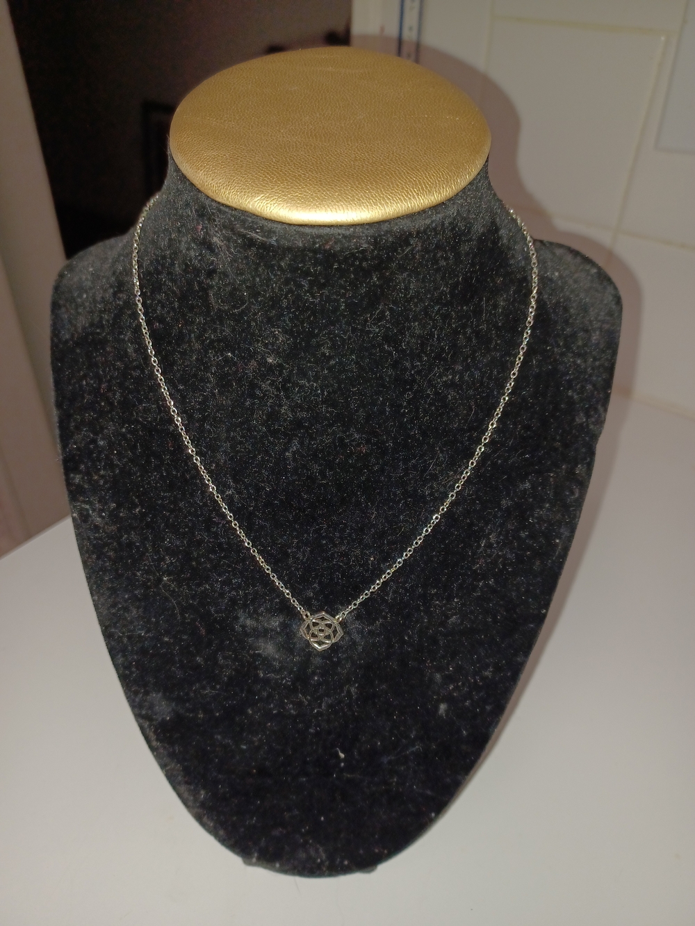 Kendra Scott Delicate Silver Knot Pendant Necklace - Elegant Everyday Jewelry